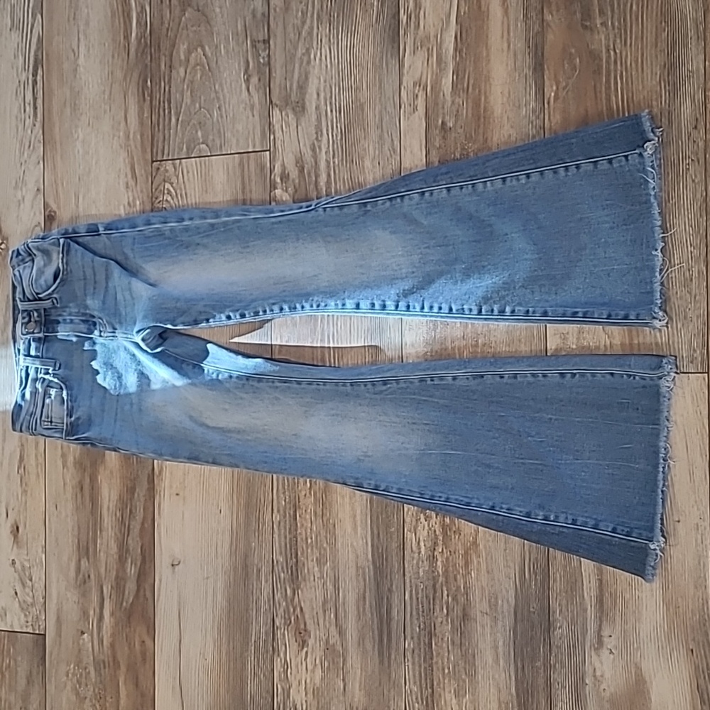 flare Kan can jeans